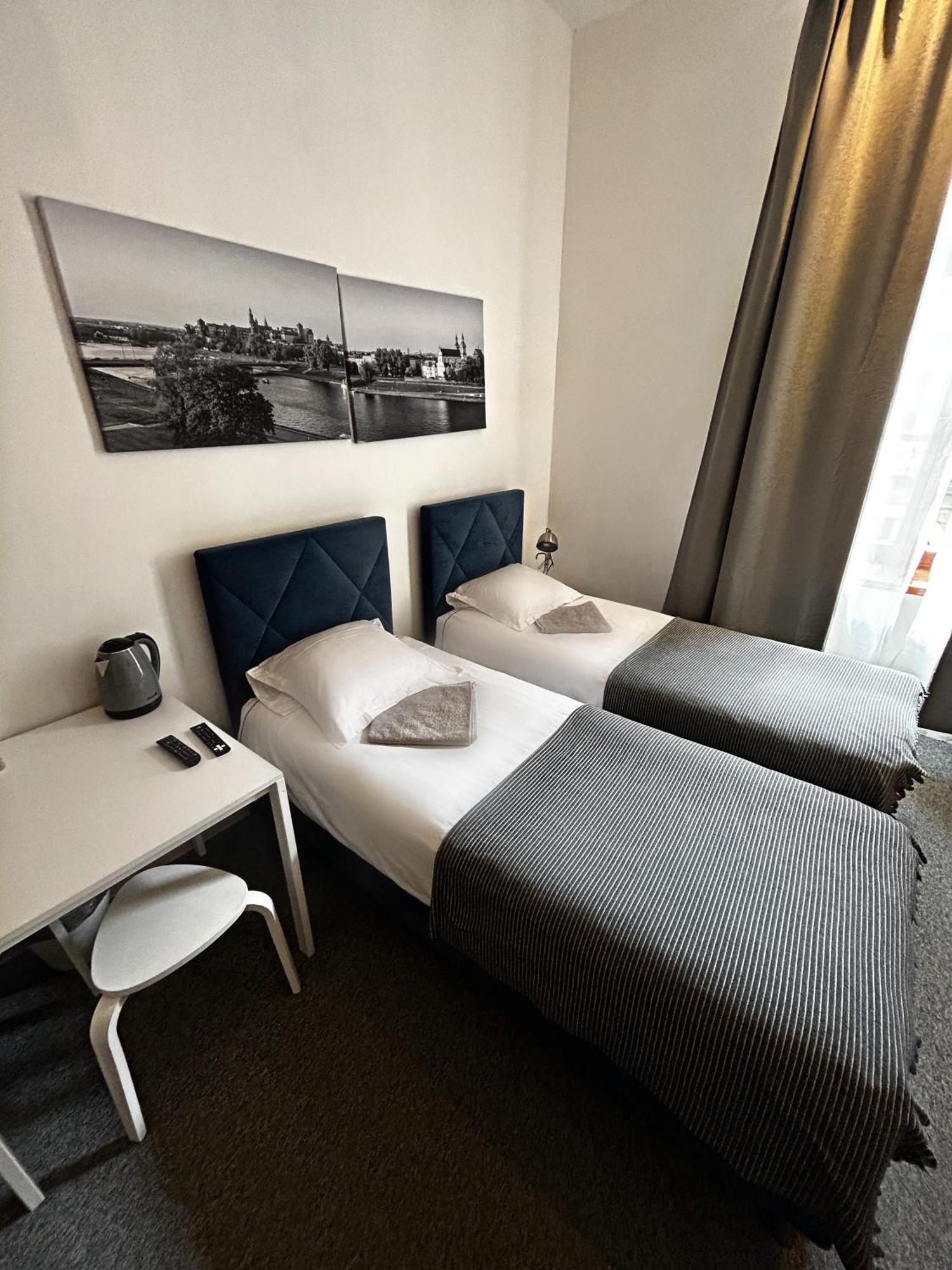 Harmony Aparthotel Krasków Exteriör bild